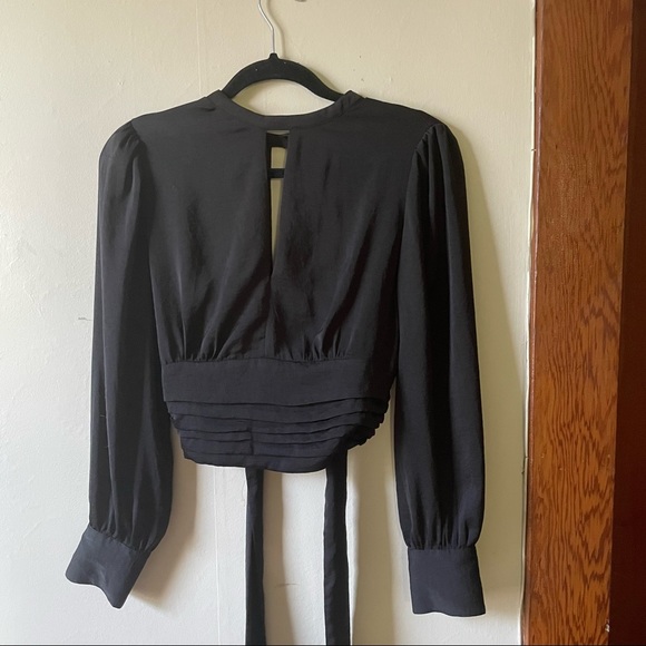 Dynamite Tops - Dynamite keyhole black longsleeve crop top